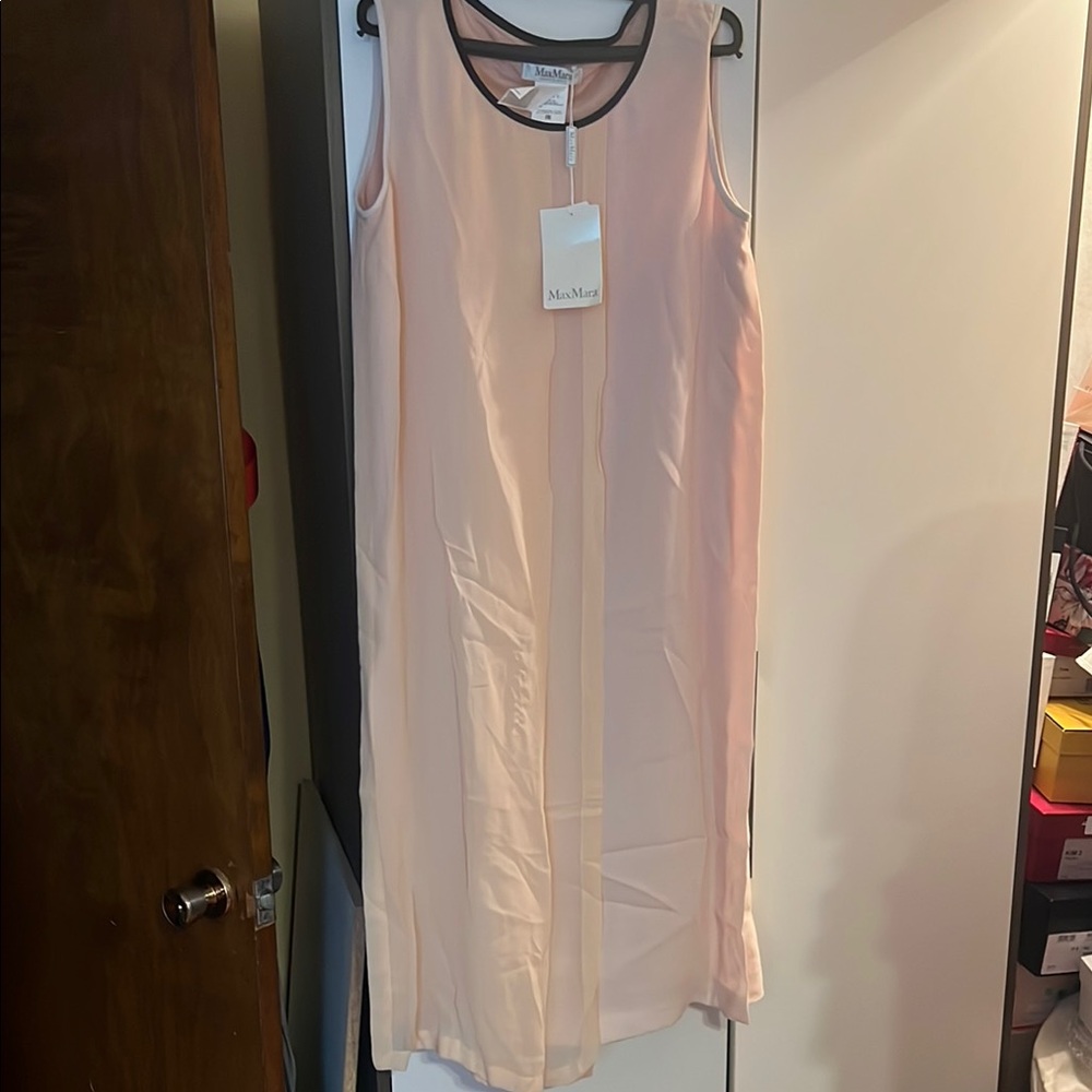 MaxMara Peach Blush Sleeveless Dresz with Black Trim
